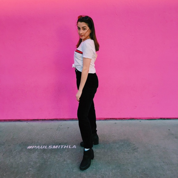 Meet your Posher, Eliana - Picture 1 of 1